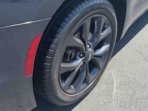 Used 2020 Chrysler Pacifica Touring w/ S Appearance Package FWD image 8
