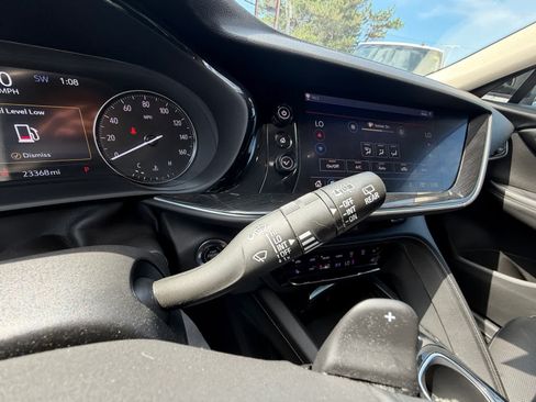Used 2021 Buick Envision Essence w/ Sport Touring Package AWD/4WD image 39