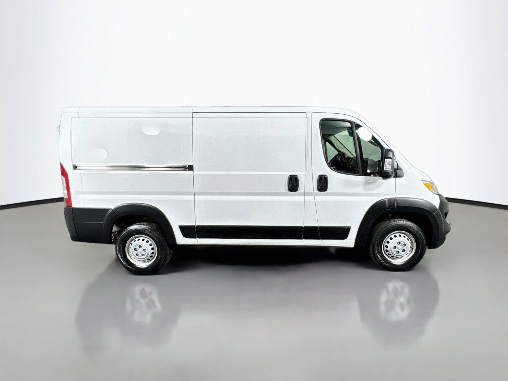 Used 2025 RAM ProMaster 2500 w/ Convenience Group FWD image 6