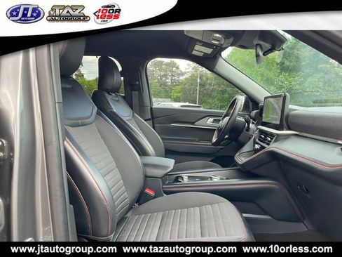 Used 2025 Ford Explorer ST-Line w/ Premium Package RWD image 15