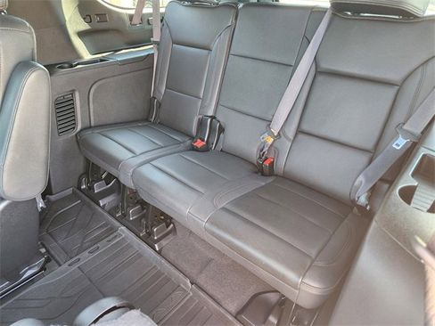 Used 2024 Chevrolet Suburban High Country w/ Advanced Technology Package image 29