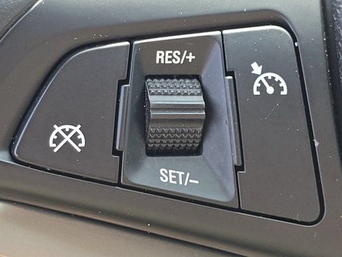 Used 2016 Chevrolet Malibu LTZ FWD image 8
