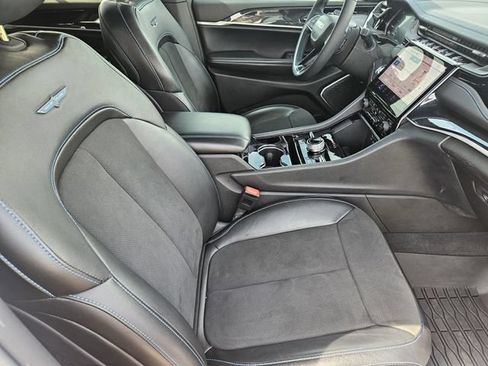 Used 2022 Jeep Grand Cherokee Trailhawk AWD/4WD image 15
