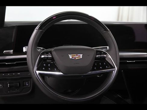 Used 2026 Cadillac Escalade Luxury AWD/4WD image 9