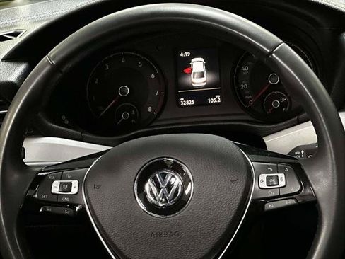 Used 2022 Volkswagen Passat 2.0T SE FWD image 18