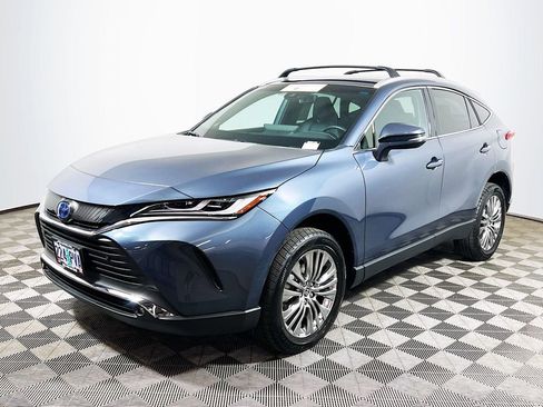 Certified 2024 Toyota Venza XLE AWD/4WD image 4