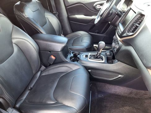 Used 2016 Jeep Cherokee Limited AWD/4WD image 5