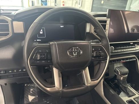 Used 2025 Toyota Tundra Limited AWD/4WD image 17
