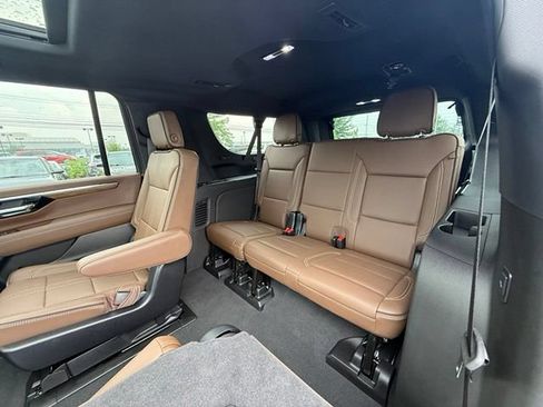Used 2026 Chevrolet Suburban High Country w/ Sun And Tow Package AWD/4WD image 20