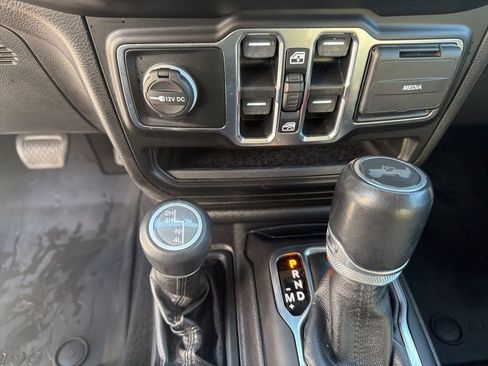 Used 2021 Jeep Wrangler Unlimited Sahara image 20