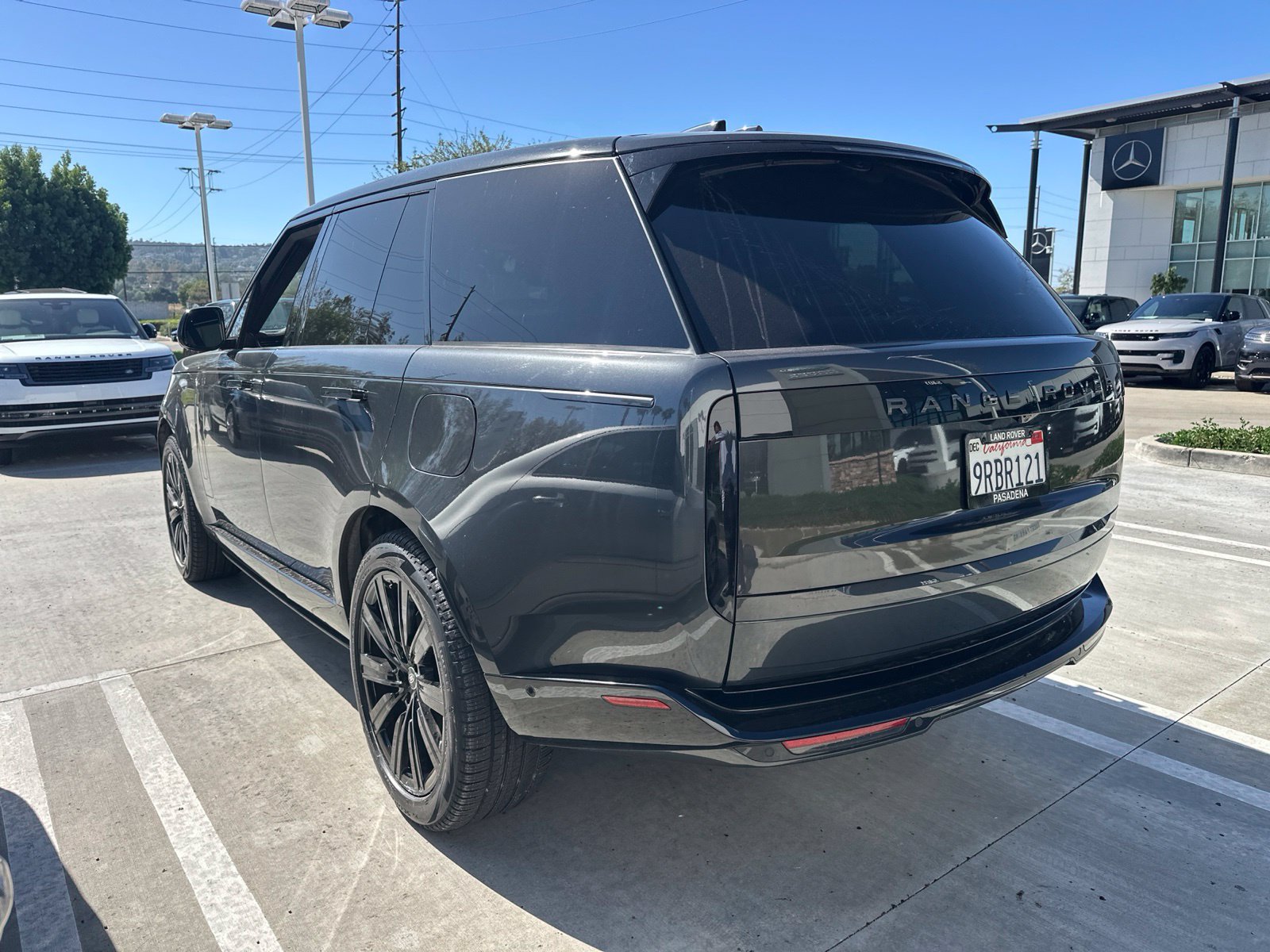Certified 2025 Land Rover Range Rover SE AWD/4WD image 4