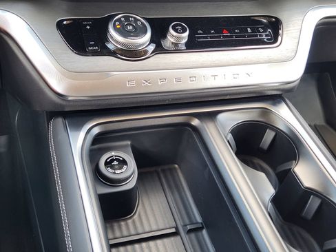 New 2026 Ford Expedition Platinum AWD/4WD image 19