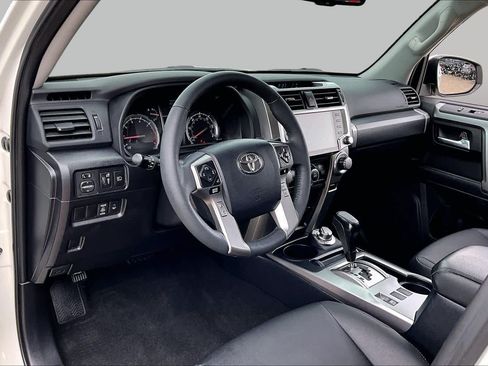 Used 2023 Toyota 4Runner TRD Sport AWD/4WD image 17
