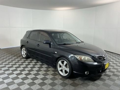 Used 2004 MAZDA MAZDA3 s w/ Moonroof & 6-CD Pkg FWD image 3