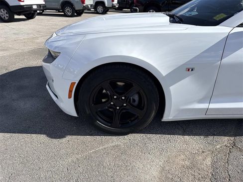 Used 2023 Chevrolet Camaro LT image 29