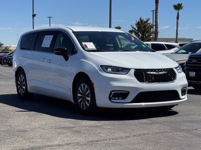 Used 2024 Chrysler Pacifica Limited