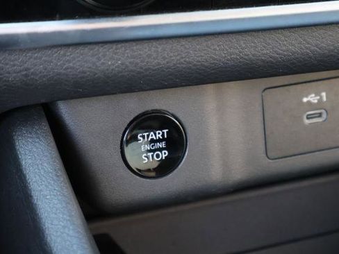 Certified 2025 Nissan Rogue SV FWD image 22