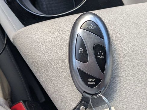 Used 2025 Hyundai Elantra Limited FWD image 33