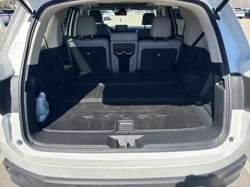 Used 2025 Honda Pilot Touring image 24