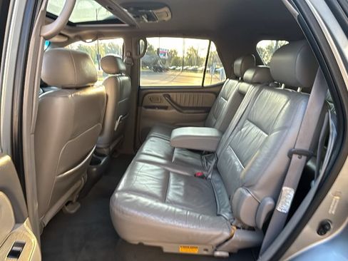 Used 2003 Toyota Sequoia Limited RWD image 10