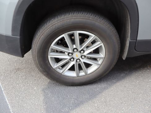 Certified 2023 Chevrolet Traverse LT w/ LPO, Floor Liner Package image 40