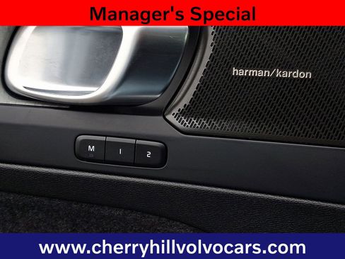 Certified 2025 Volvo XC40 B5 Plus w/ Protection Package Premier image 29