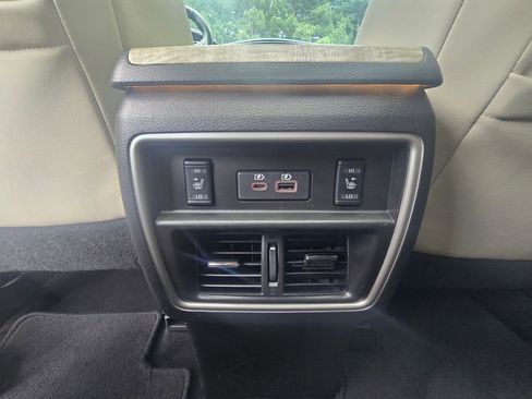 Used 2020 Nissan Murano SL w/ Moonroof Package AWD/4WD image 12