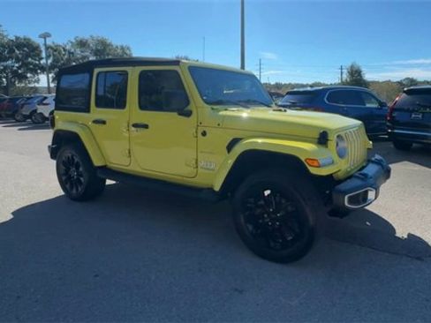 Used 2022 Jeep Wrangler Unlimited Sahara w/ Safety Group image 35