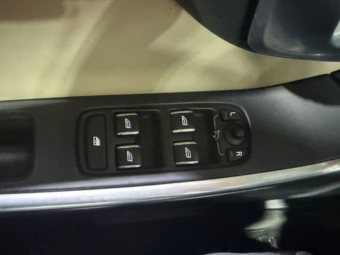 Used 2018 Volvo S60 T5 Inscription Platinum image 23