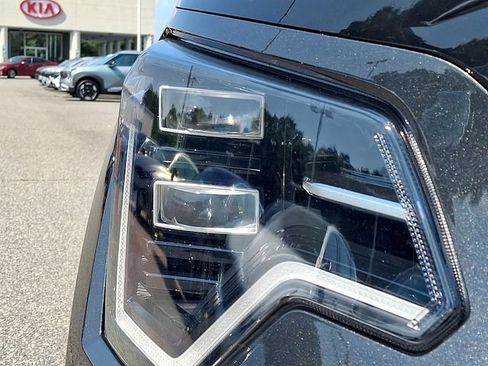Used 2023 Kia Niro Wave w/ Wave Preserve Package FWD image 9
