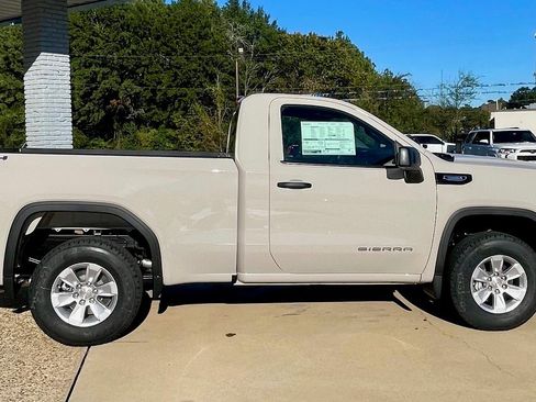 New 2026 GMC Sierra 1500 Pro image 2