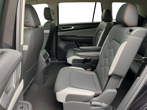 New 2026 Volkswagen Atlas Peak Edition AWD/4WD image 7
