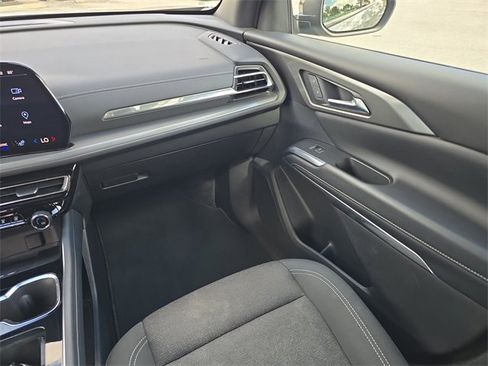 Used 2024 Chevrolet Traverse LT image 12