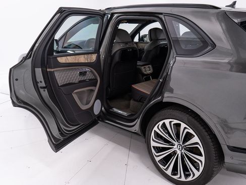 Certified 2023 Bentley Bentayga AWD/4WD image 18