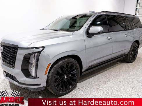 Used 2026 Cadillac Escalade ESV Platinum Sport w/ LPO, ONYX Package AWD/4WD image 2