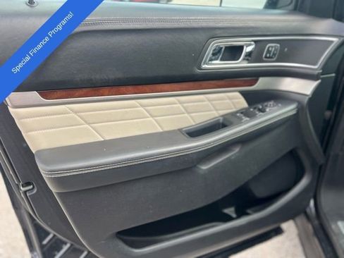 Used 2016 Ford Explorer Platinum image 10