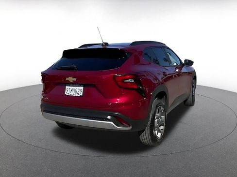 Used 2025 Chevrolet Trax LT image 14