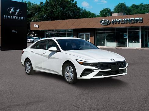 New 2025 Hyundai Elantra SE image 11