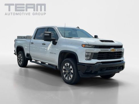Used 2024 Chevrolet Silverado 2500 Custom w/ Custom Value Package AWD/4WD image 1