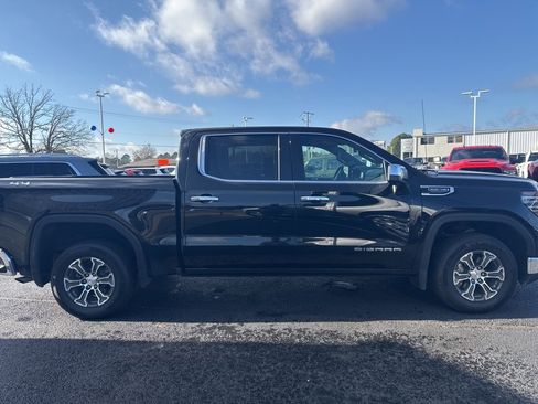 Used 2025 GMC Sierra 1500 SLT image 6