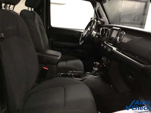 Used 2022 Jeep Wrangler Unlimited Sahara w/ Cold Weather Group AWD/4WD image 41
