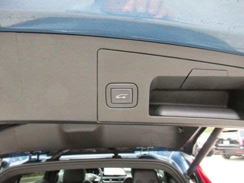 Certified 2025 Cadillac XT4 Premium Luxury image 30