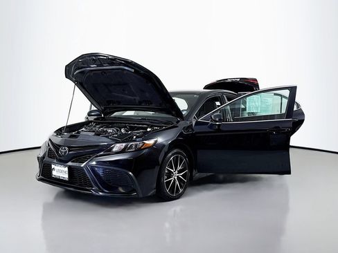 Used 2023 Toyota Camry SE AWD/4WD image 12
