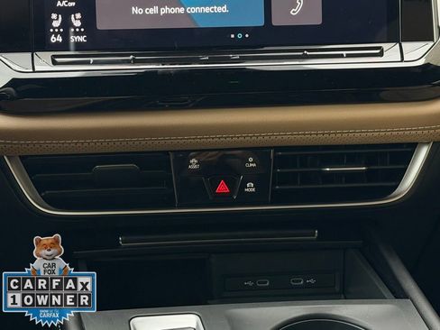 Used 2024 Volkswagen Atlas Cross Sport SE image 16