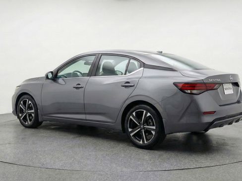Used 2025 Nissan Sentra SV image 6