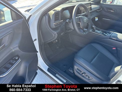 Used 2026 Toyota Crown XLE image 12