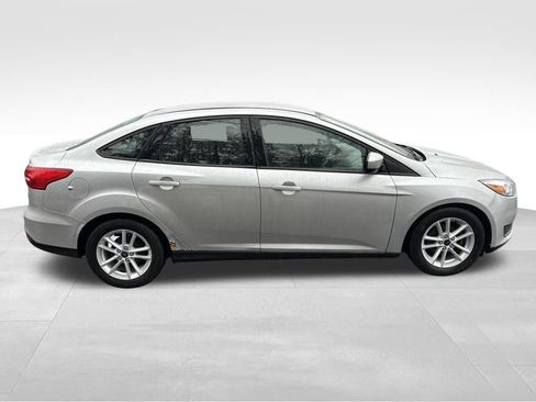 Used 2018 Ford Focus SE image 8