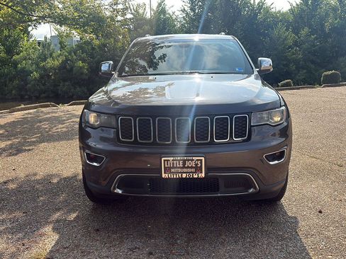 Used 2018 Jeep Grand Cherokee Limited AWD/4WD image 13