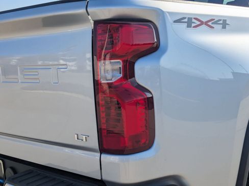 Certified 2022 Chevrolet Silverado 3500 LT w/ Convenience Package image 12