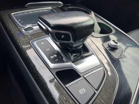 Used 2017 Audi Q7 3.0T Premium image 51